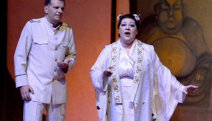 laura-pavlovic-madam-baterflaj