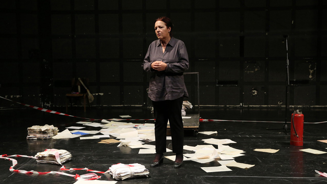 Овације на премијери представе „Пожар. Лаунџ / Контраст или Тамо где смо остали“