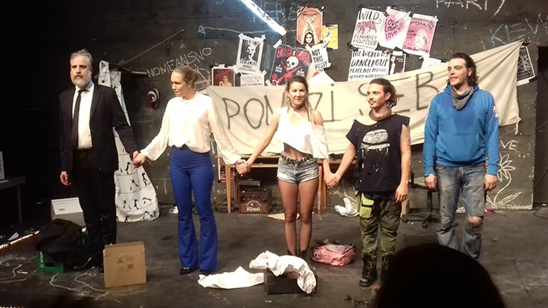 Међународни фестивал коморног театра „Златни лав“: Отпор је узалудан?