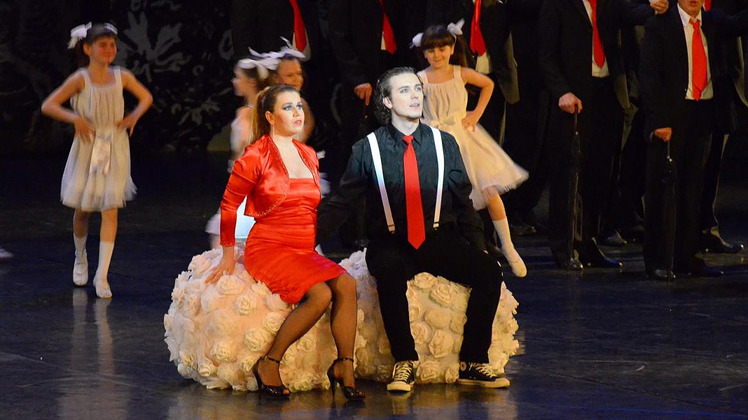 Опера у мају