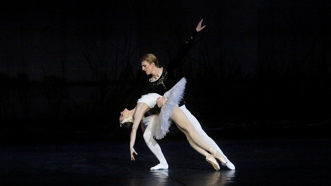 Бајка о љубави – балет „Лабудово језеро“, први пут у сезони