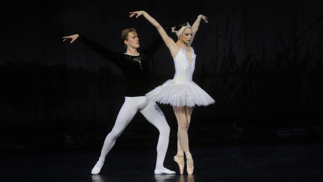 „Лабудово језеро“ – Дирљива прича. Задивљујућа музика. Најпознатије улоге у балетском свету.