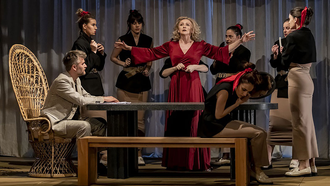 Оно за чим трагамо у позоришту се променило, али конфликти су остали исти