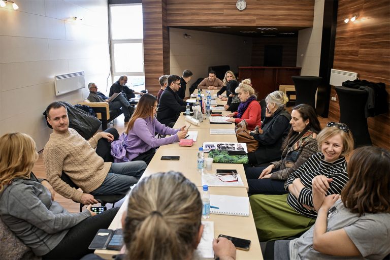 „Арсеник и старе чипке“ у априлу на сцени СНП-а